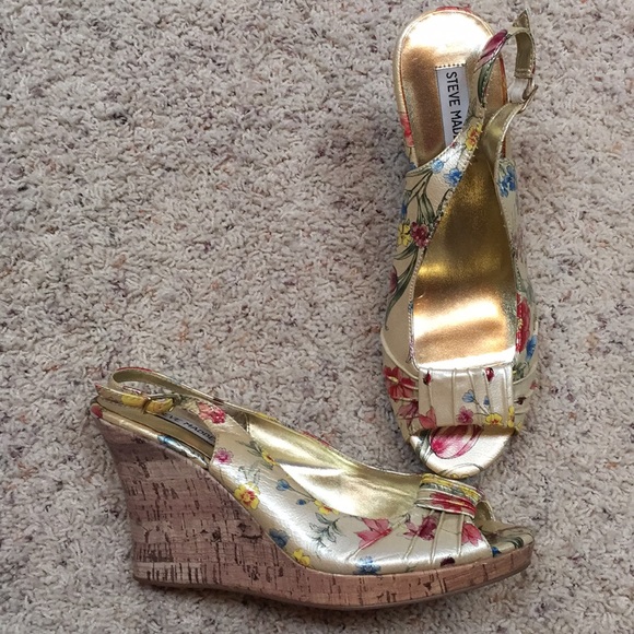 Steve Madden Shoes - Women’s Steve Madden 10M wedges